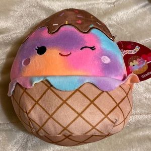 Squishmallows Valentines edition “Glady” new.